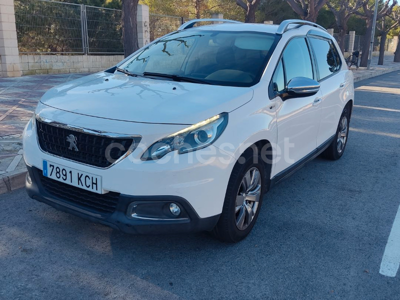 PEUGEOT 2008 Style 1.2L PureTech