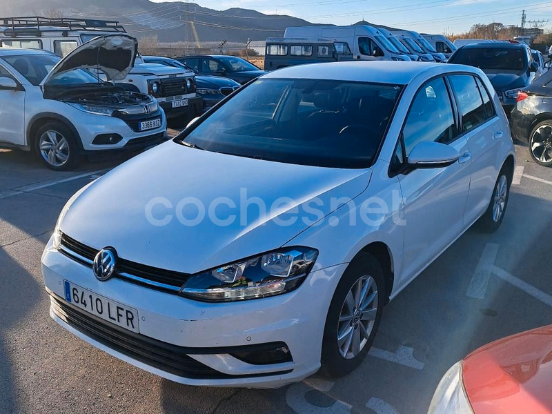 VOLKSWAGEN Golf Business Navi 1.6 TDI