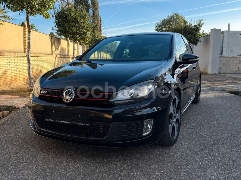 VOLKSWAGEN Golf 2.0 TSI GTI