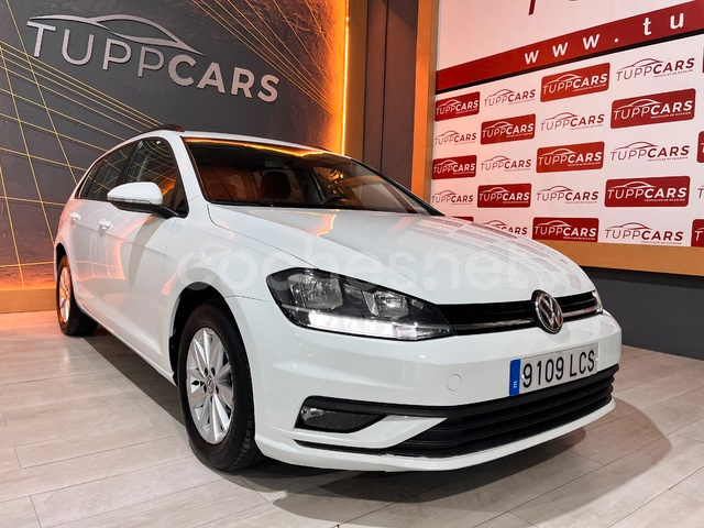 VOLKSWAGEN Golf Business 1.6 TDI Variant