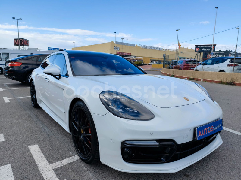 PORSCHE Panamera Turbo
