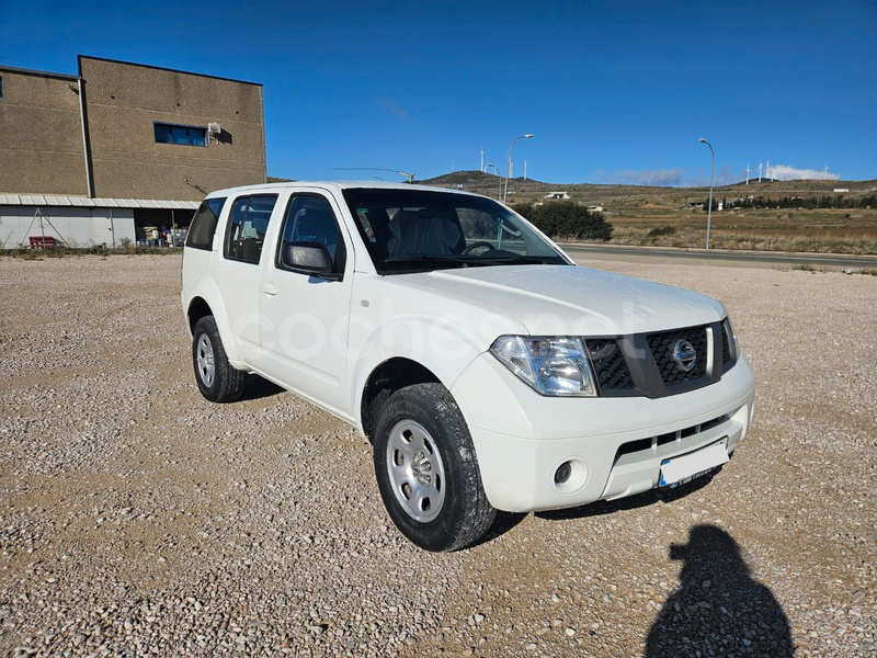 NISSAN Pathfinder 2.5 dCi LE 7 plazas