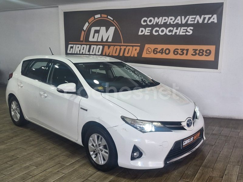 TOYOTA Auris Hybrid Advance