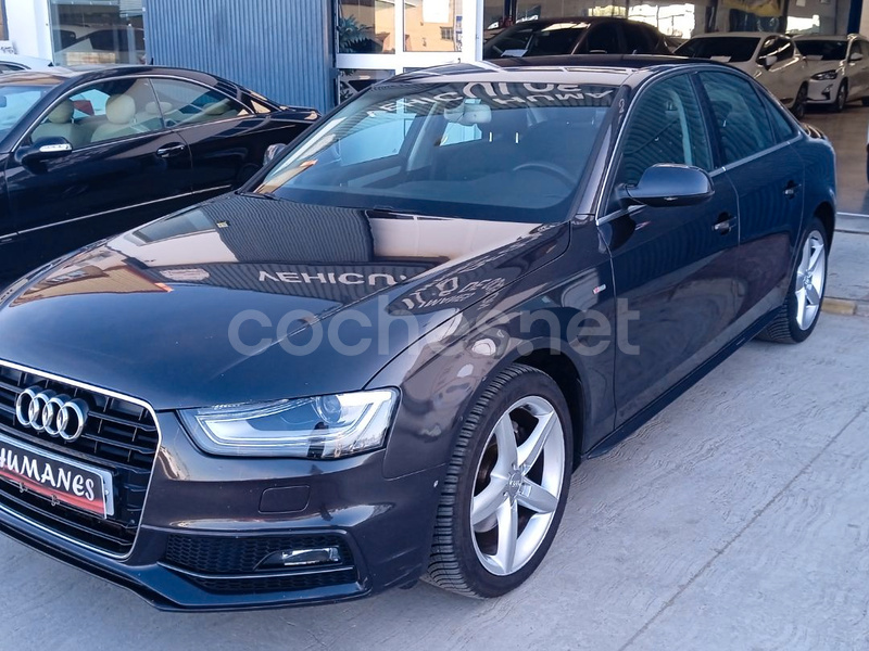 AUDI A4 2.0 TDI S line edition