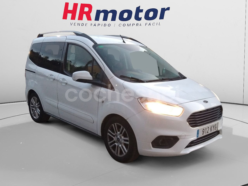 FORD Tourneo Courier 1.0 EcoBoost Titanium