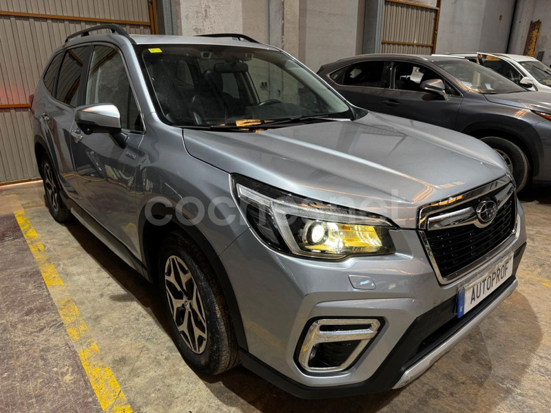 SUBARU Forester 2.0i Hybrid CVT Executive Plus