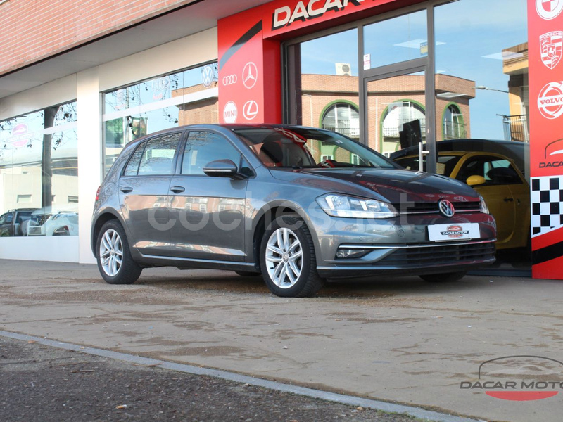 VOLKSWAGEN Golf Business Navi 1.6 TDI DSG