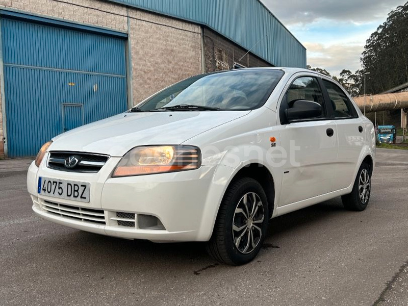 DAEWOO Kalos 1.4 SE ano modelo 2004