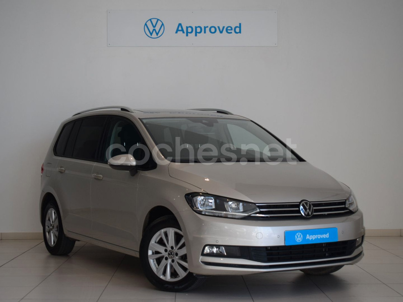 VOLKSWAGEN Touran Life 1.5 TSI DSG