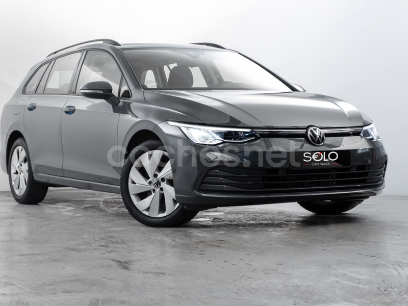 VOLKSWAGEN Golf Life 1.0 eTSI DSG Variant