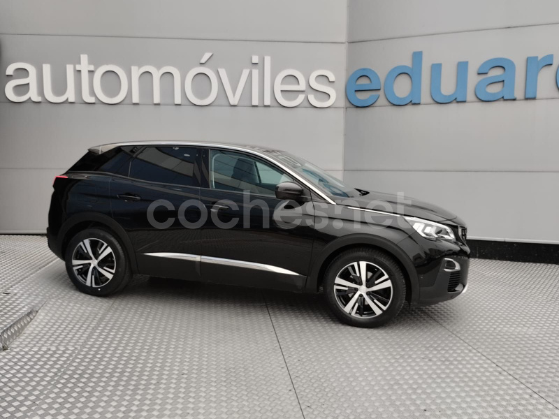 PEUGEOT 3008 1.2 PureTech SS Allure