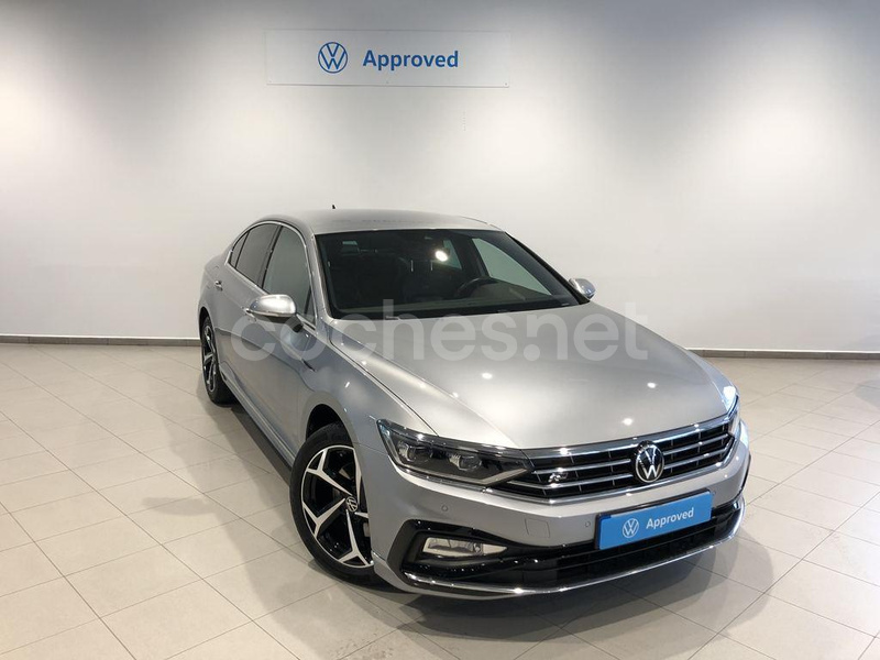 VOLKSWAGEN Passat RLine 2.0 TDI DSG