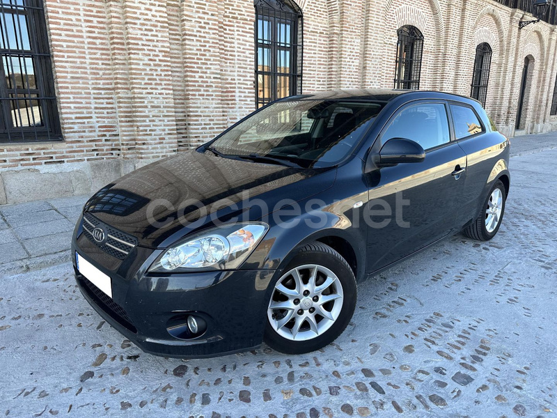 KIA cee'd 1.6 CRDi Emotion