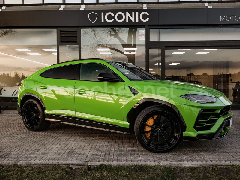 LAMBORGHINI URUS 4.0 V8