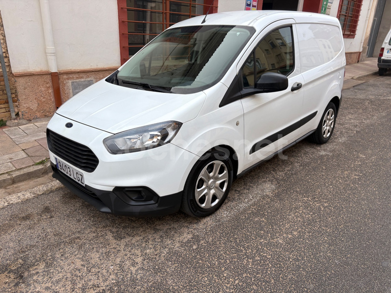 FORD Tourneo Courier 1.5 TDCi Titanium