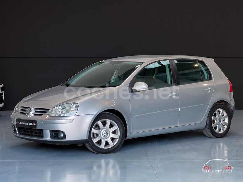 VOLKSWAGEN Golf 2.0 FSI Sportline