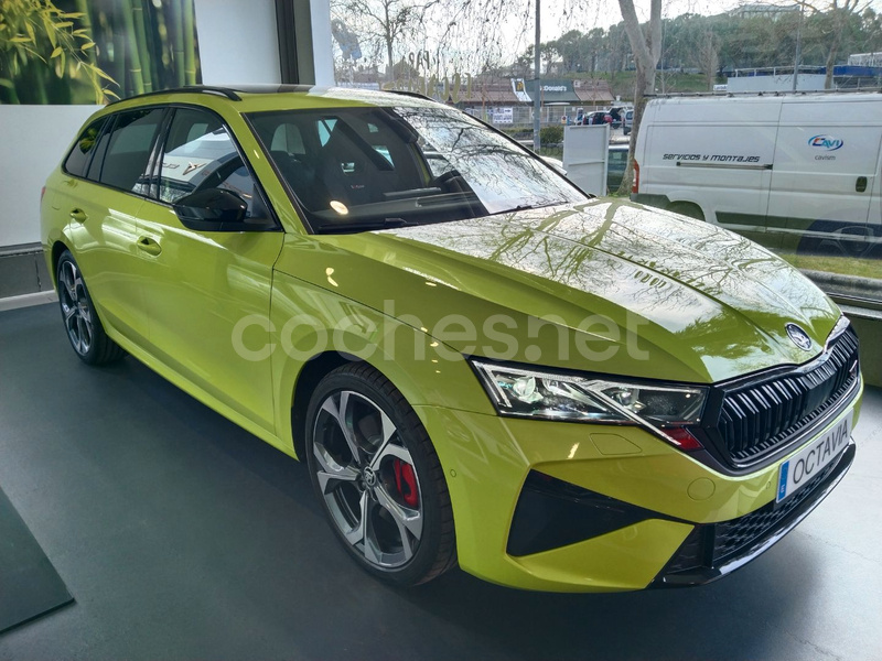 SKODA Octavia Combi 2.0 TSI DSG RS