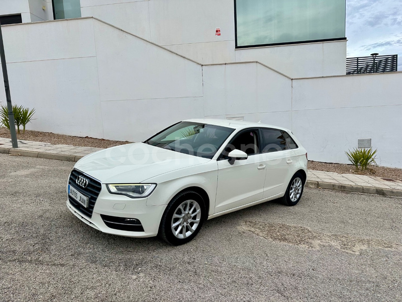 AUDI A3 Sportback 2.0 TDI clean Attracted