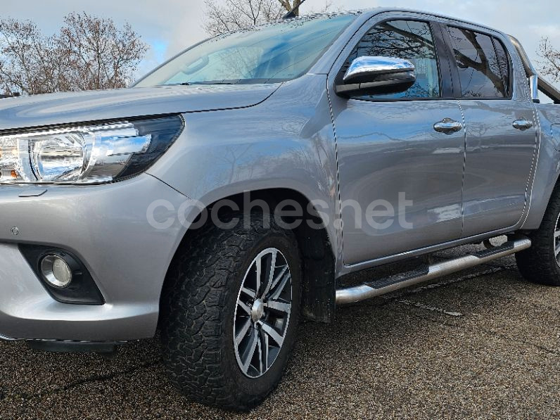 TOYOTA Hilux 2.4 D4D Cabina Doble VXL AT