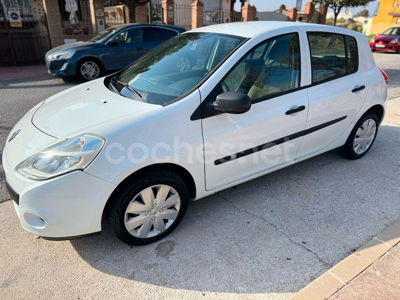 RENAULT Clio Authentique 1.2 16v eco2