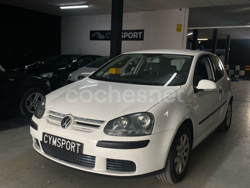 VOLKSWAGEN Golf 1.6 FSI Sportline