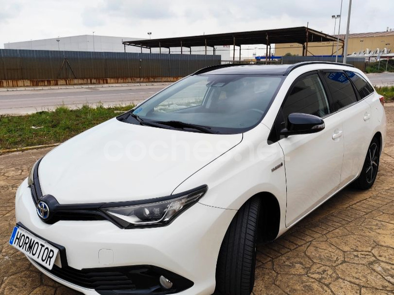 TOYOTA Auris 1.8 140H Active Bus. P. Touring Sports