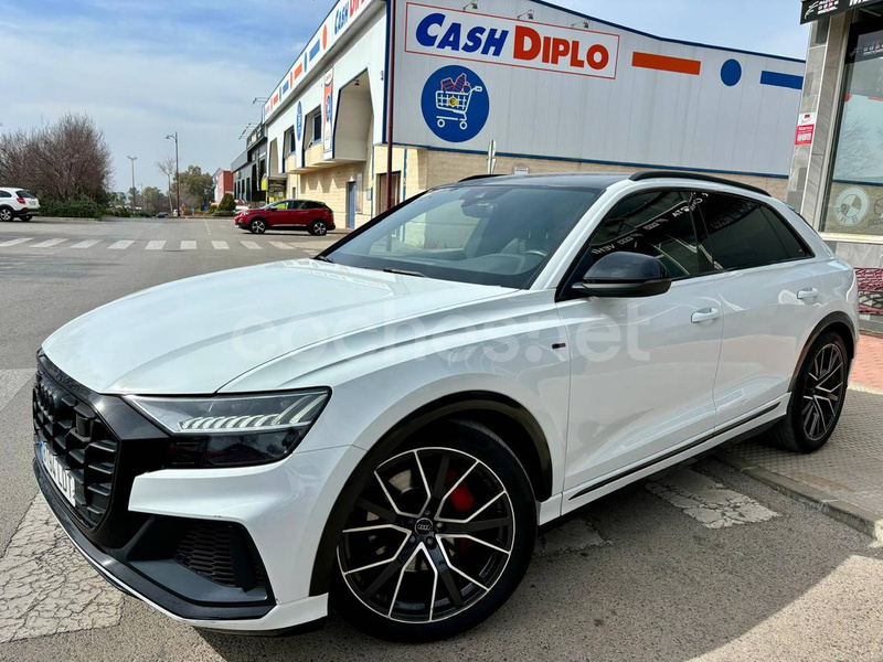 AUDI Q8 55 TFSI Black L quattro tiptronic