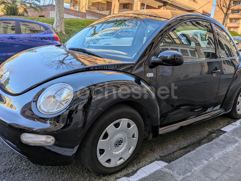 VOLKSWAGEN New Beetle 1.6