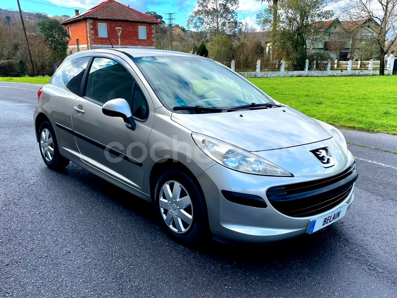 PEUGEOT 207 Confort 1.4 VTi 16v 95