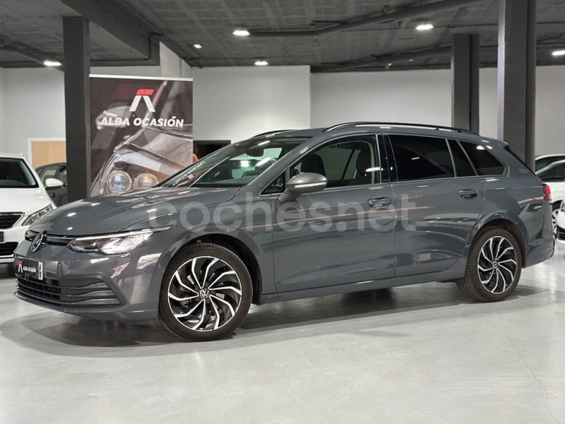VOLKSWAGEN Golf Life 1.0 TSI Variant