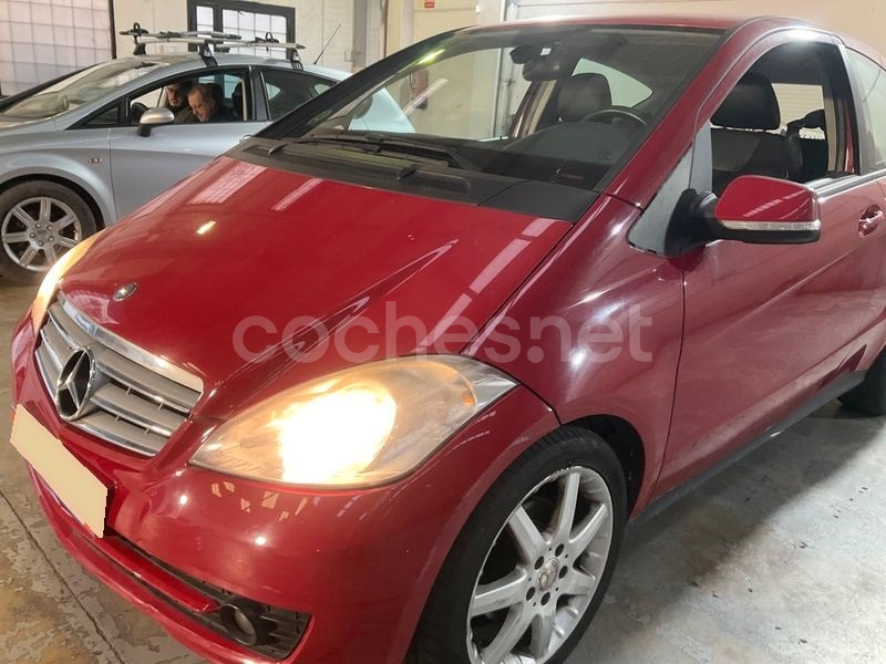 MERCEDES-BENZ Clase A A 180 CDI Red Black