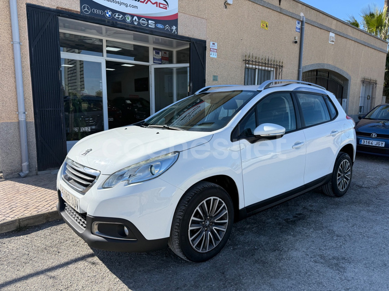 PEUGEOT 2008 Style 1.6 BlueHDi 100