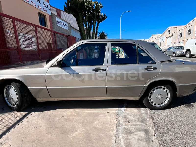 MERCEDES-BENZ 190 190E 1.8