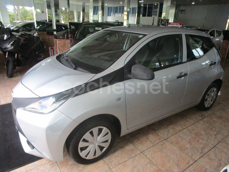 TOYOTA Aygo 1.0 70 xplay