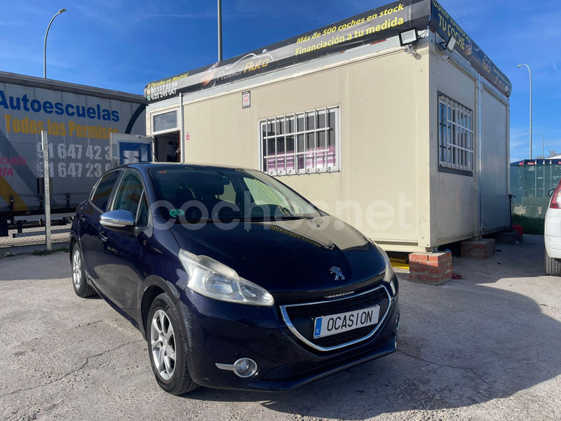 PEUGEOT 208 ALLURE 1.2L PureTech 82