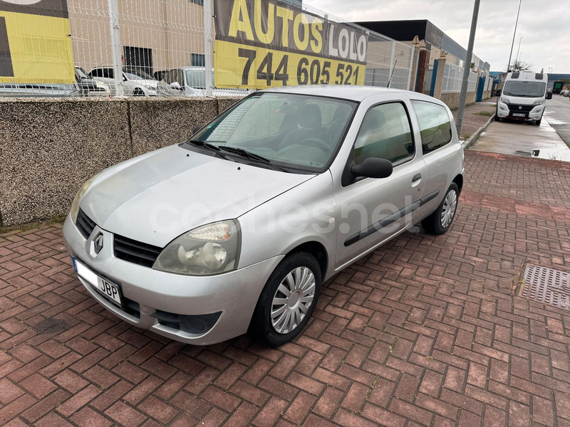 RENAULT Clio Authentique 1.2 16v