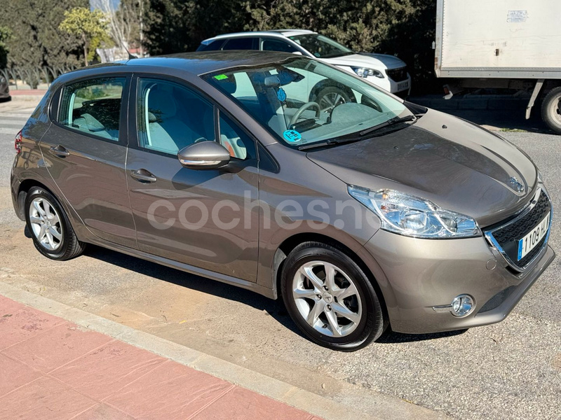 PEUGEOT 208 ACCESS 1.2 VTi 82