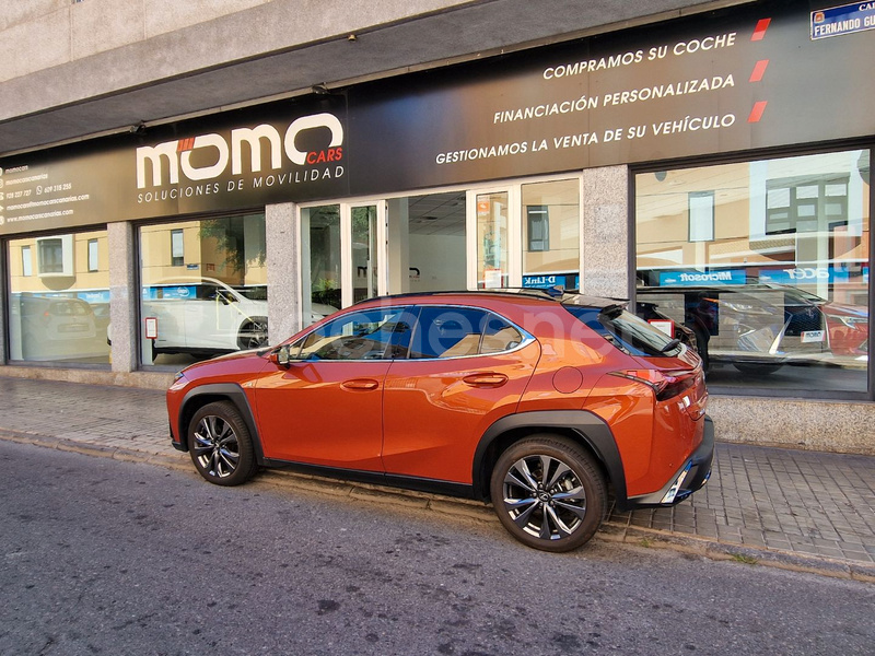 LEXUS UX 2.0 250h F Design