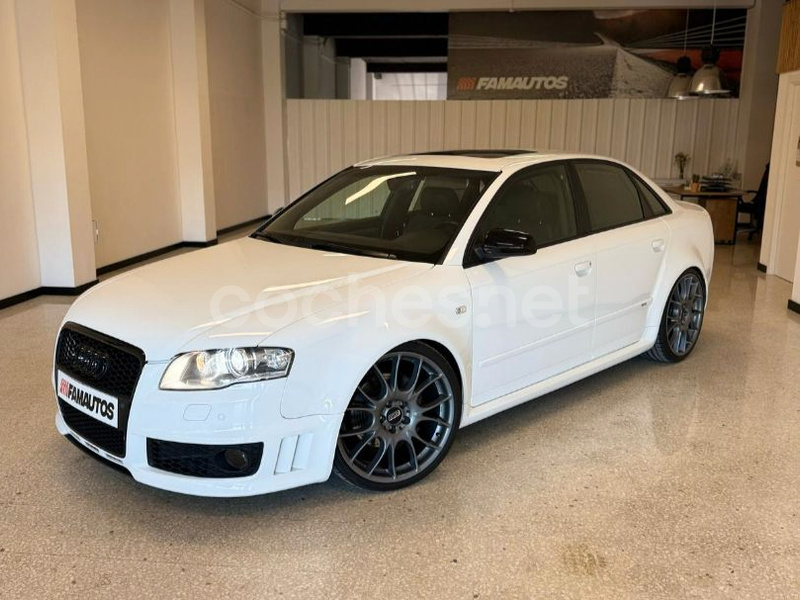 AUDI A4 2.0 T FSI quattro