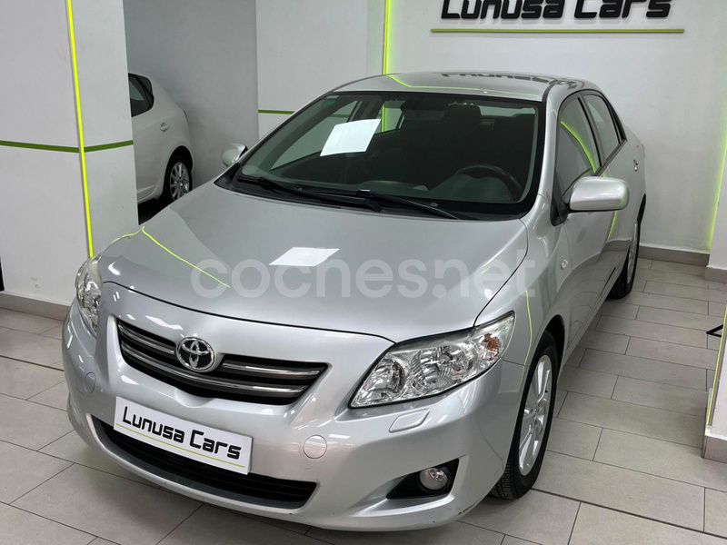 TOYOTA Corolla Sedán 1.6 VVTi Dual Luna MM