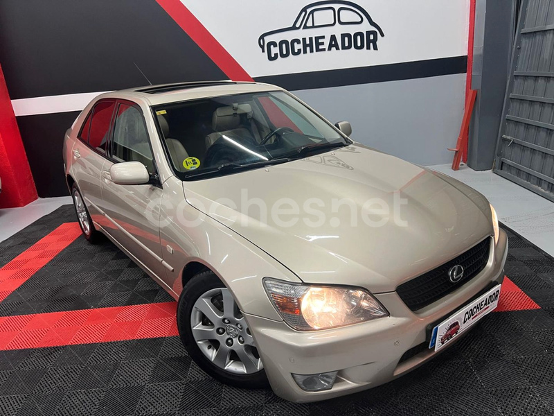 LEXUS IS200 2.0 Premium techo solarnavegador