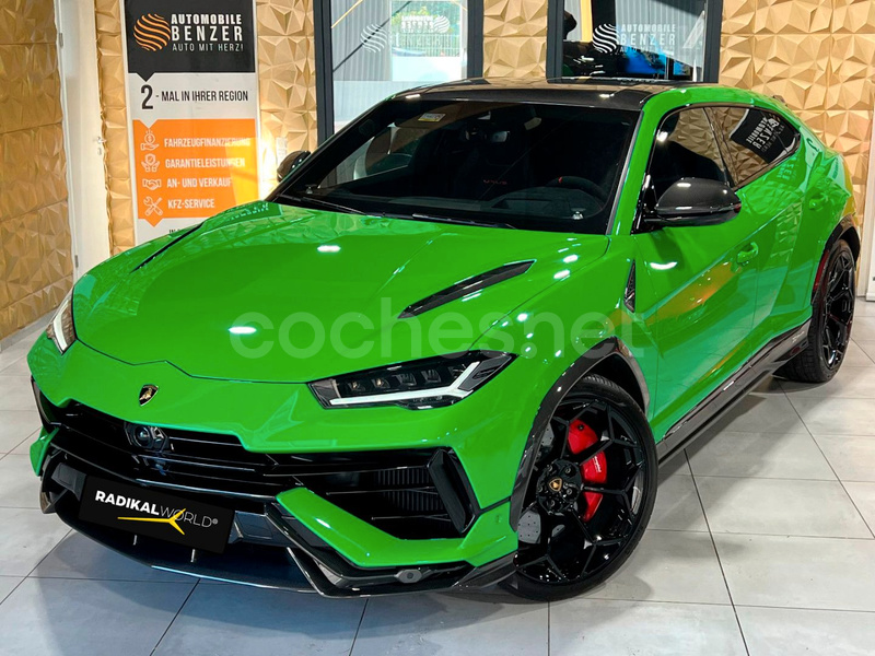 LAMBORGHINI Urus Performante