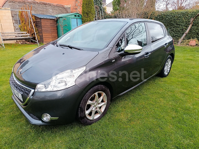 PEUGEOT 208 STYLE 1.2 VTi 82