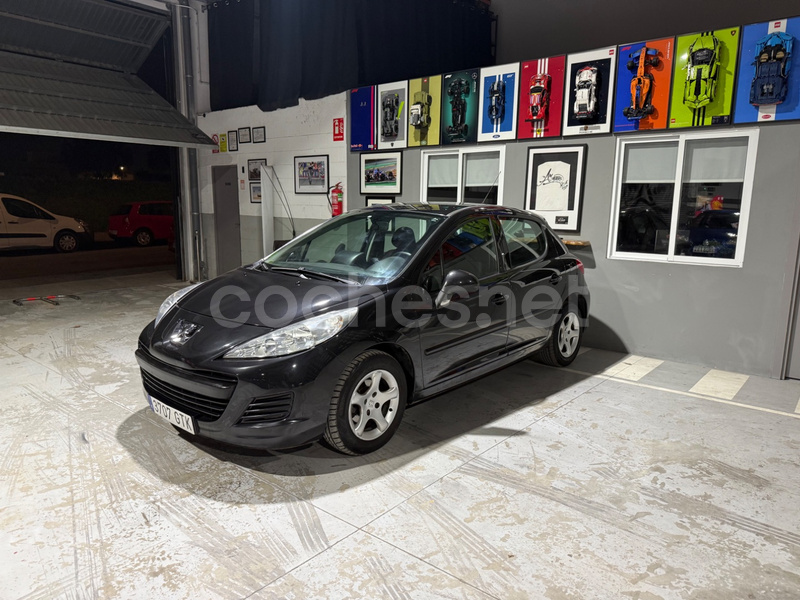 PEUGEOT 207 Confort 1.4 75