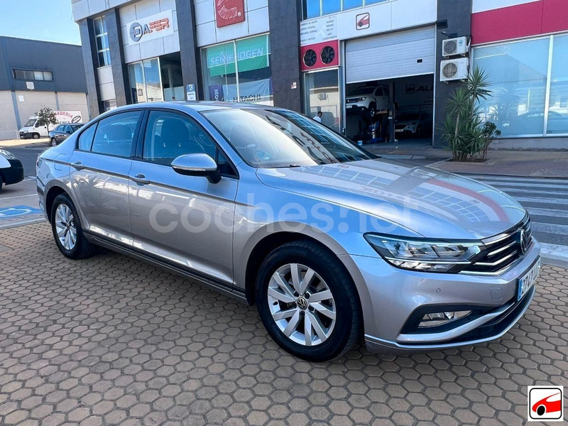 VOLKSWAGEN Passat 2.0 TDI DSG