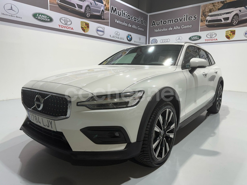 VOLVO V60 Cross Country 2.0 D4 AWD Cross Country Pro AUTO