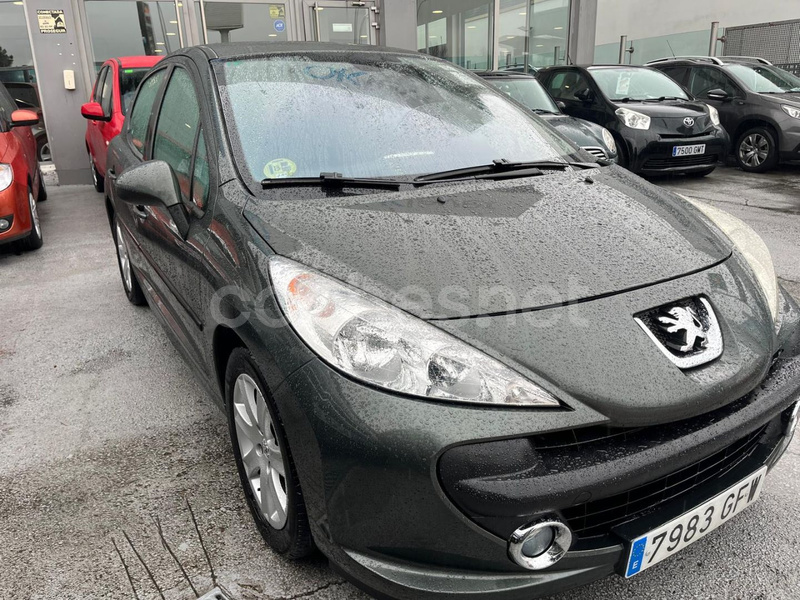 PEUGEOT 207 Confort 1.6 HDI 90