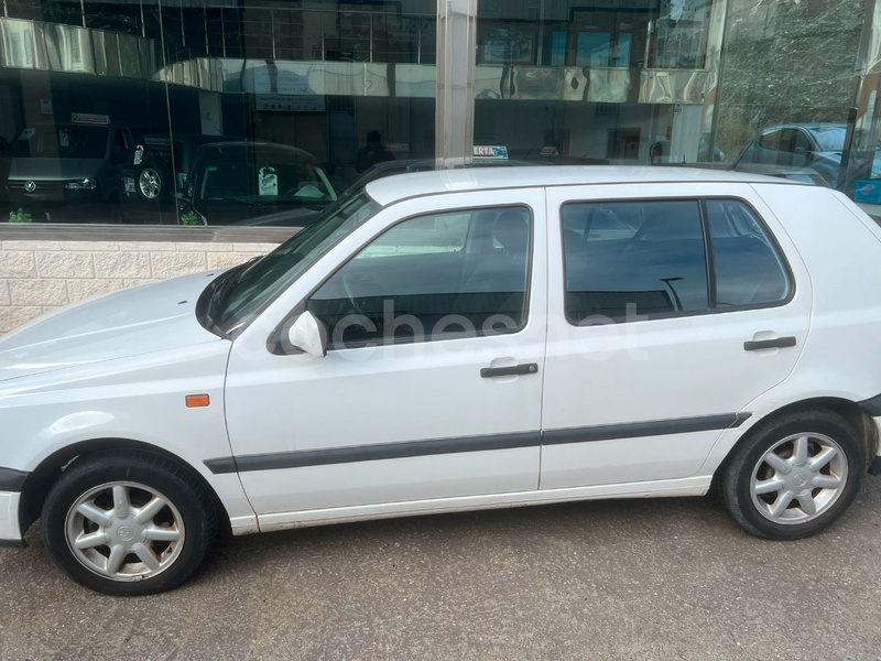 VOLKSWAGEN Golf 1.6 CL