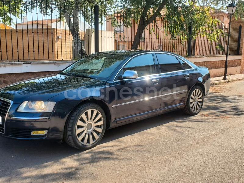 AUDI A8 L 4.2 FSI quattro tiptronic