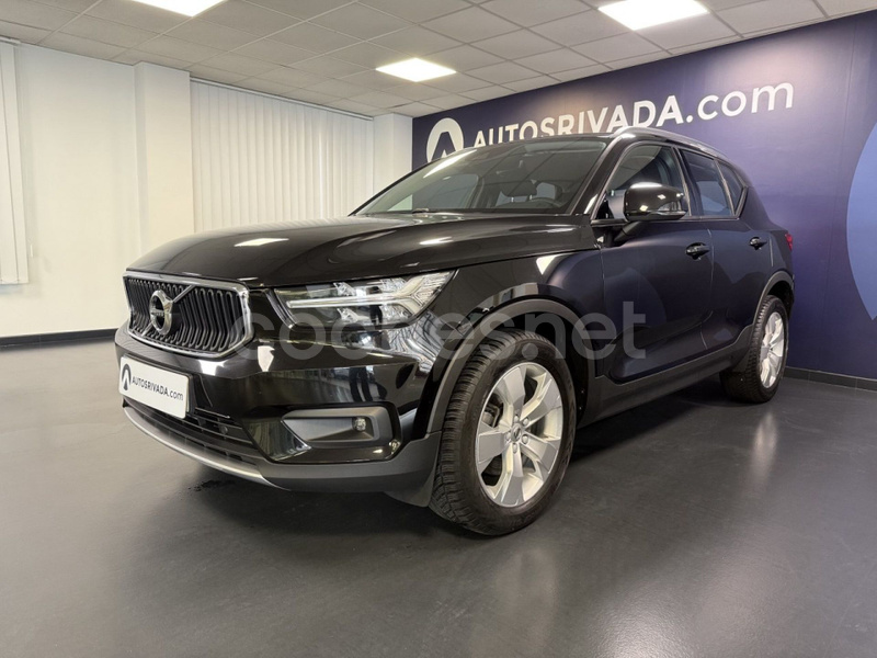 VOLVO XC40 2.0 B4 G AWD Momentum Auto